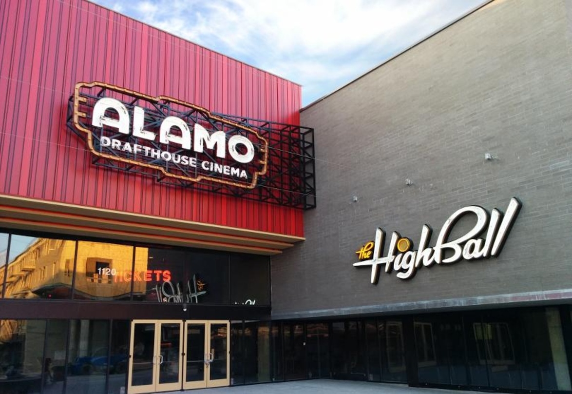 Kinokette Alamo Drafthouse geht an Sony