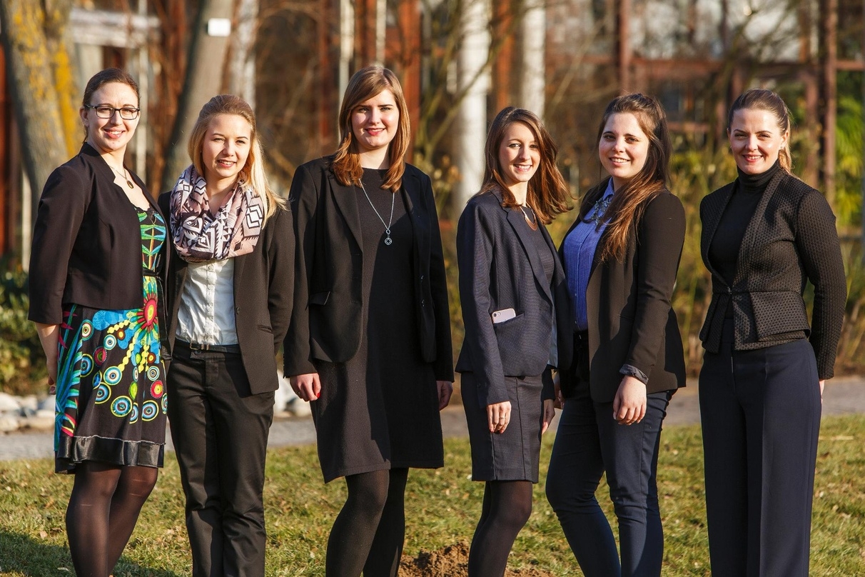 Ist fest in Frauenhand: das Team im EVVC-Büro mit (von links) Ulrike Rall, Meike Twiehaus, Veronika von Vegesack, Melanie Schatkowski, Verena Unden und Linda Residovic