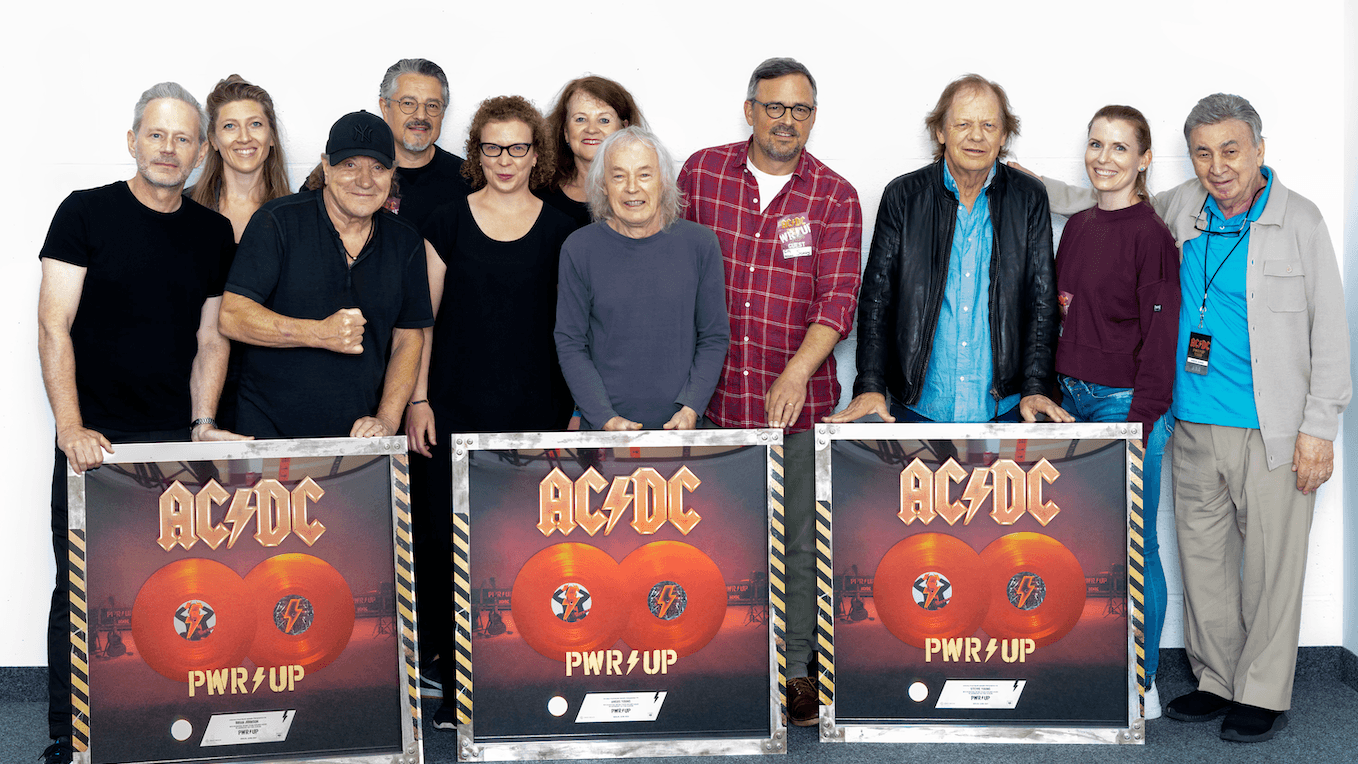 Sony Music vergibt zweifach Platin an AC/DC