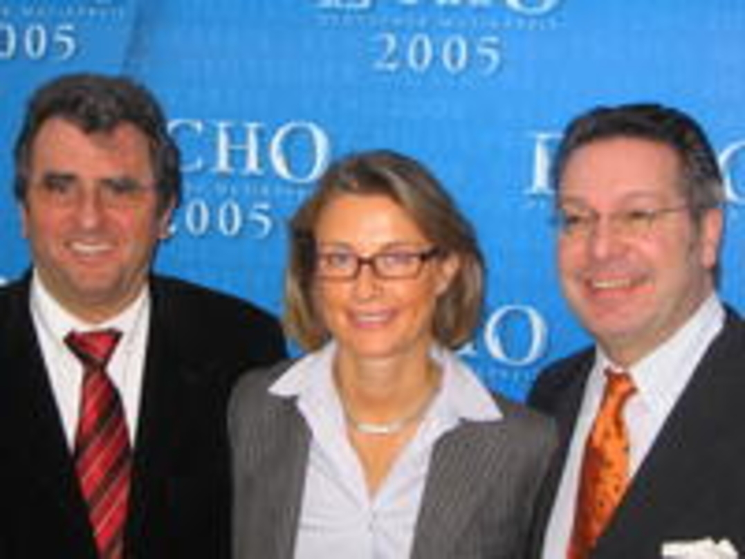 Wollen den Echo 2005 zu einem exklusiven Event machen (v.l.n.r.): Werner Kimmig (Produzent), Ute Jacobs (Estrel) und Gerd Gebhardt (Phono-Akademie)