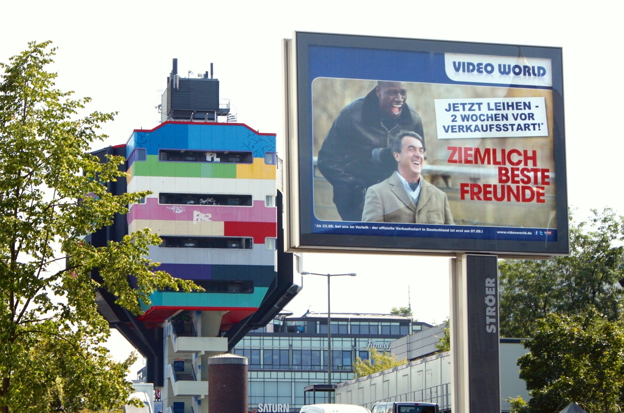In den letzten Jahren beeindruckte Video World in Berlin mehrmals mit spektakulären Marketingaktionen. So 2012 mit "Mega-Lights"-Werbung für "Ziemlich beste Freunde"