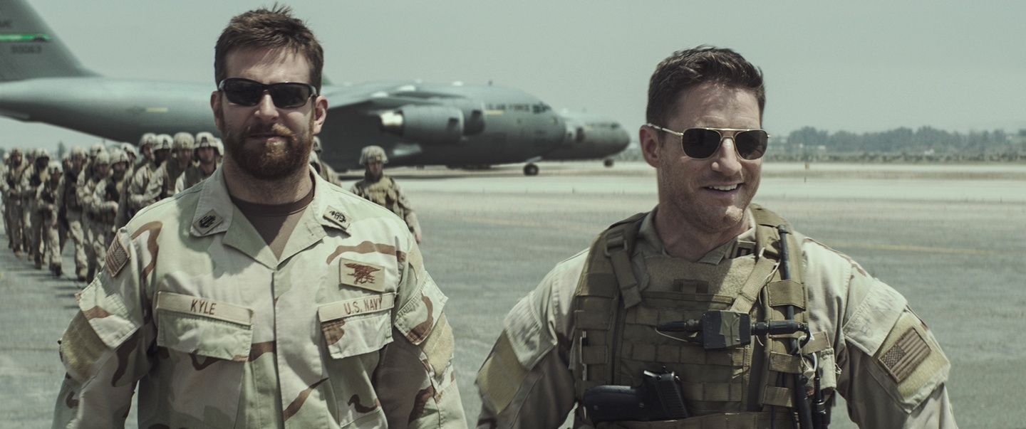 "American Sniper" schafften an seinem zweiten Wochenende doch noch den Sprung an die Spitze der britischen Kinocharts