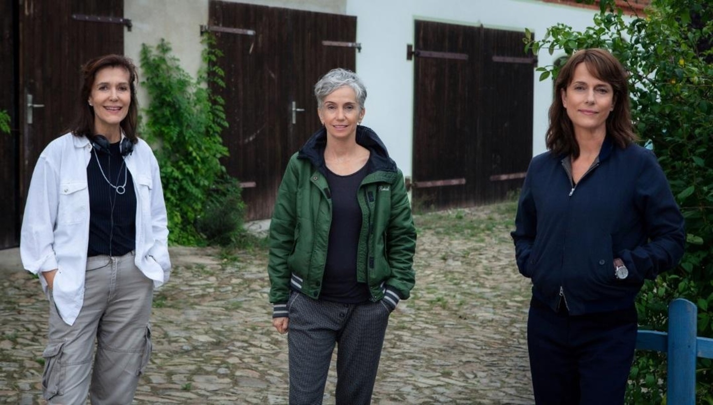 Regisseurin Ute Wieland, Kamerafra Eeva Fleig und Claudia Michelsen am 110er-Set