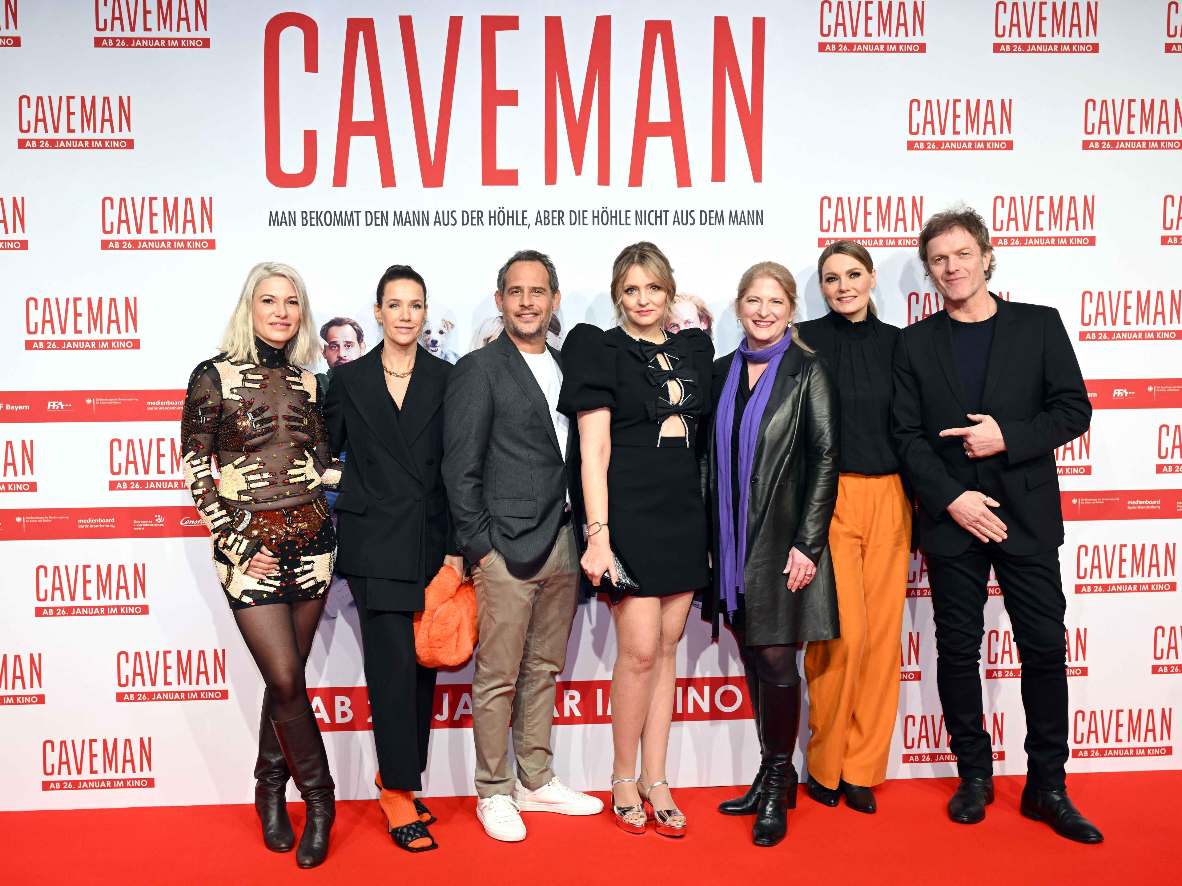 "Caveman"-Premiere
