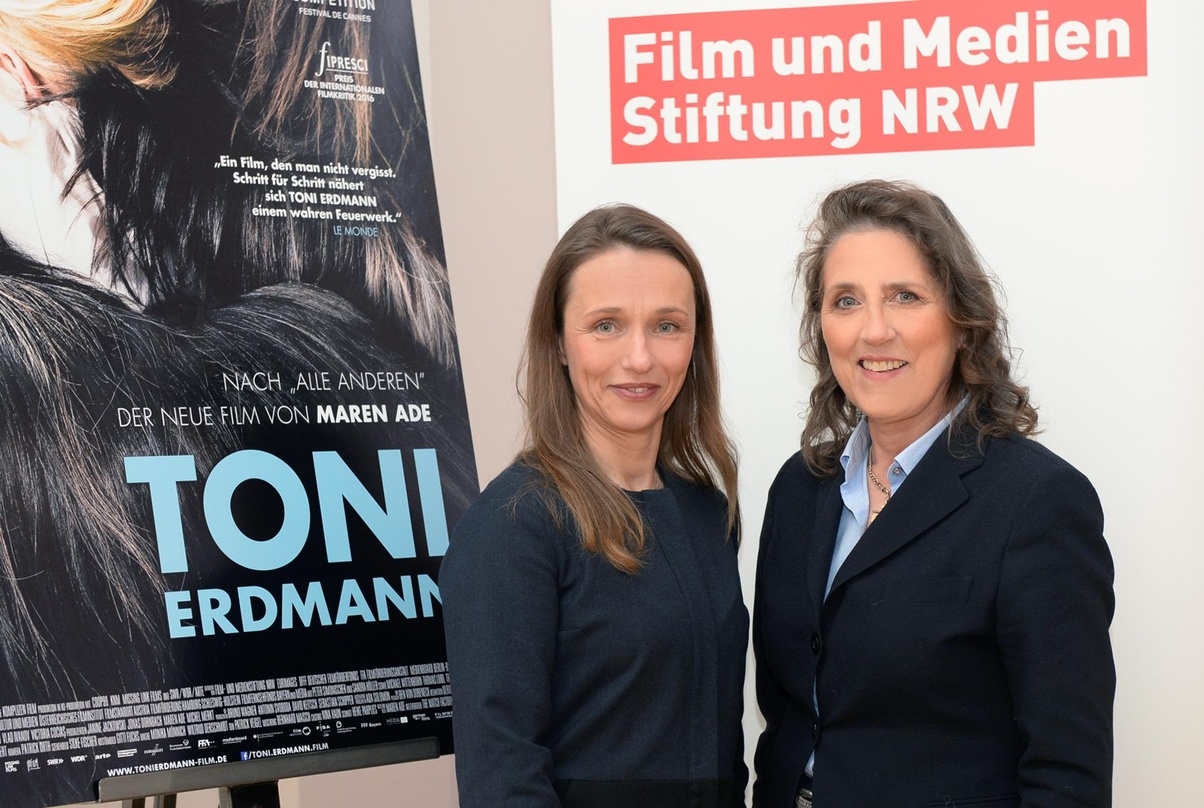 Geschäftsführerin Petra Müller (rechts) und Christina Bentlage, Leiterin Förderung, bei der Präsentation der NRW-Jahresbilanz 2016