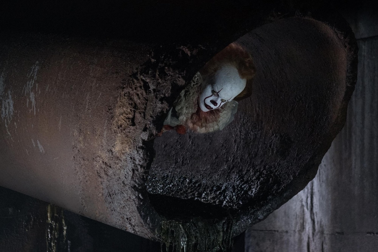 Bill Skarsgard spielt den Clown Pennywise in "It"