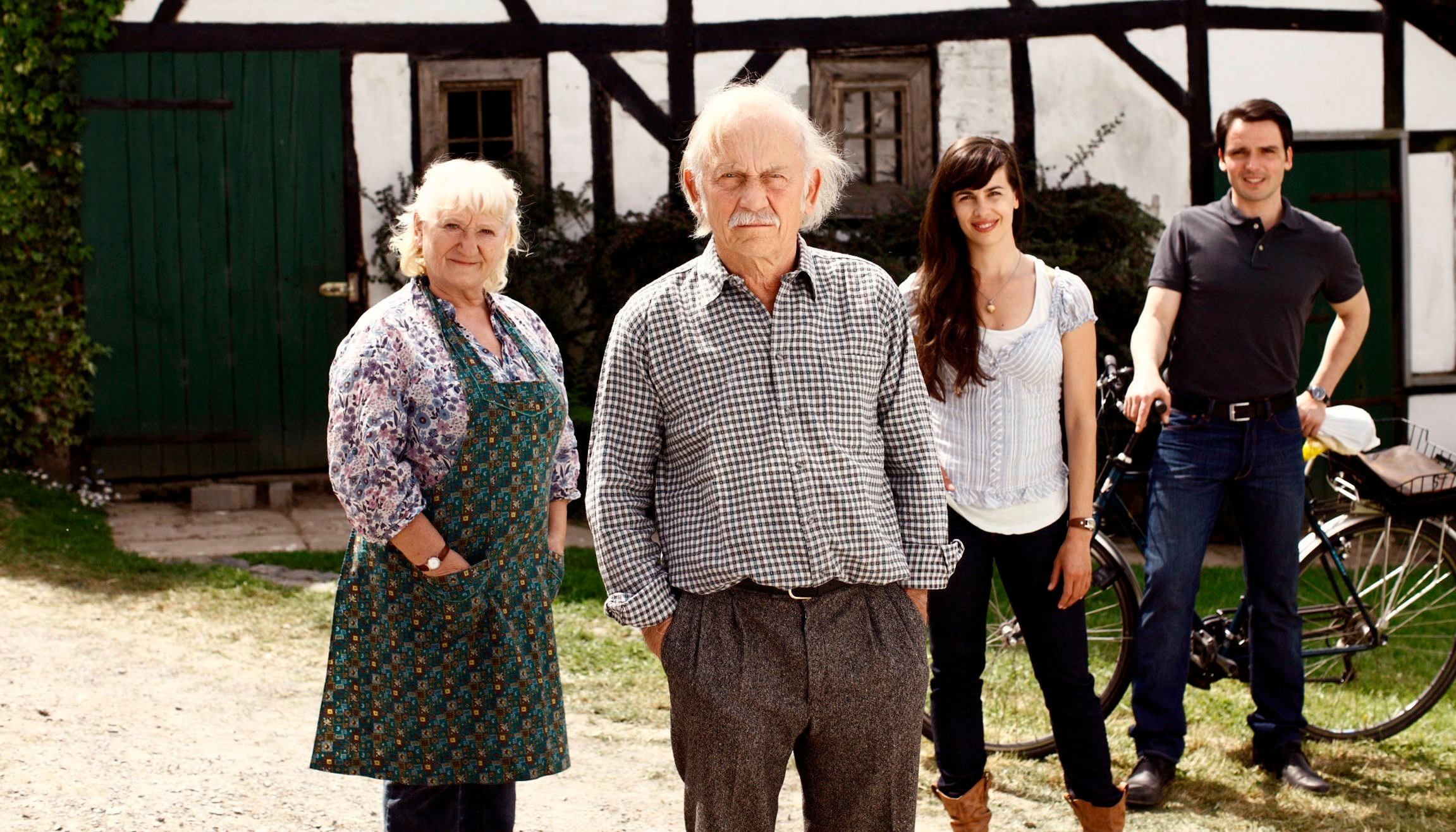 Carmen-Maja Antoni, Tilo Prückner, Julia-Maria Köhler und Sascha Göpel (v.l.n.r.) in "Holger sacht nix" - 