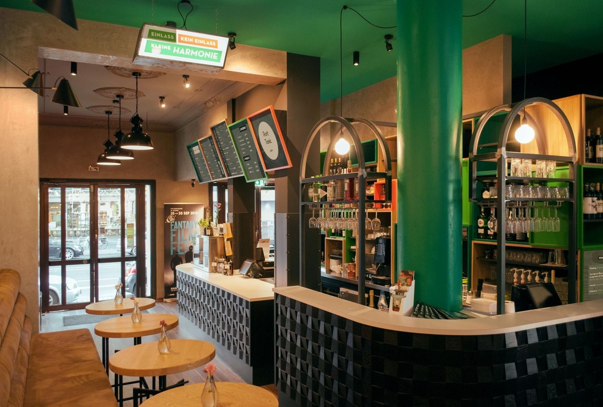 Die Bar ist das Herzstück des deutlich vergrößerten Foyers im Frankfurter Harmonie