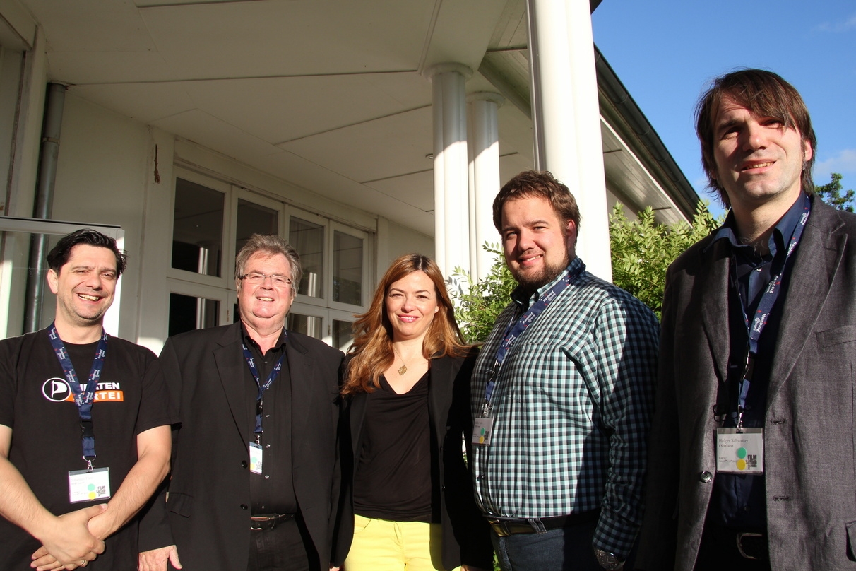 Diskutierten im Elsa-Brandström-Haus in Blankenese (von links): Pirat Johannes Thon, Enjott Schneider (GEMA), Karina Poche (Sony/ATV), Malte Spitz (Die Grünen), Holger Schwetter (C3S)