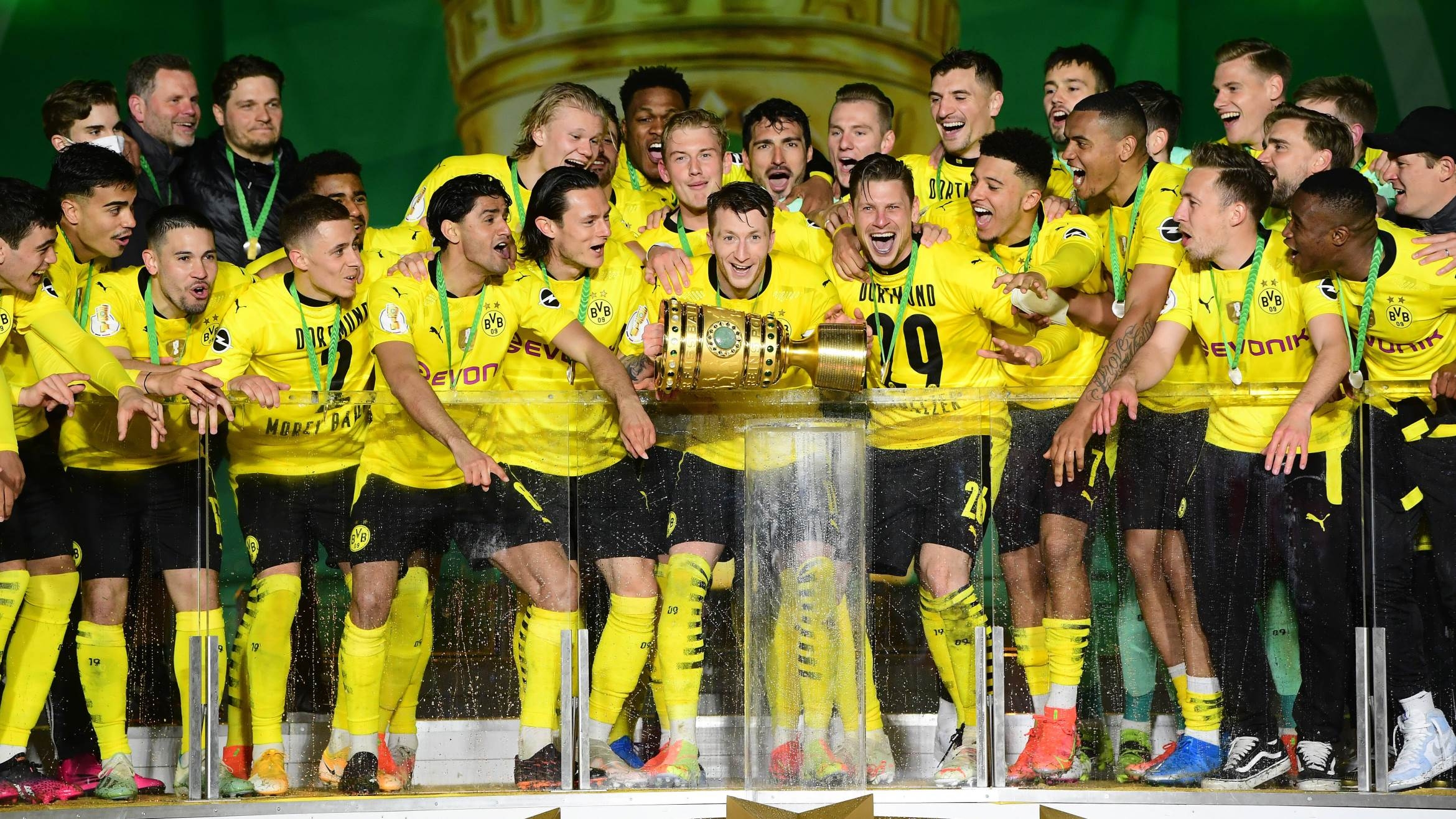 Borussia Dortmund nach dem DFB-Pokal-Finalsieg gegen RB Leipzig - 