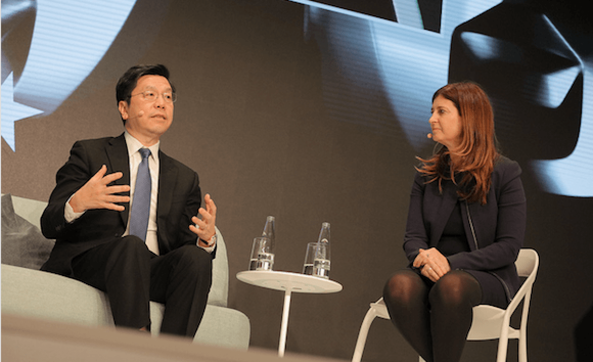 Kai-Fu Lee im Gespräch mit Rebecca Blumenstein von der New York Times beim DLD in München
