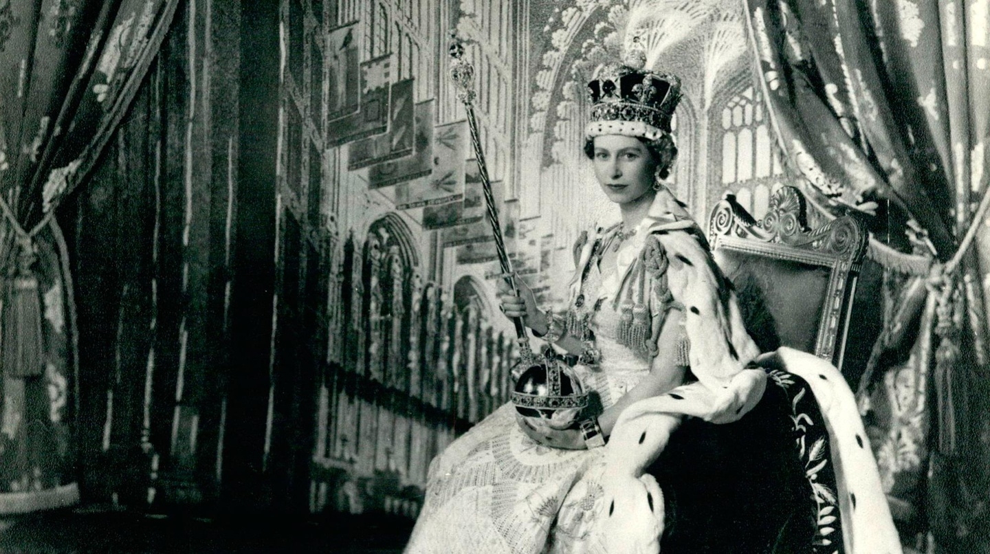 Königin Elizabeth II. nach ihrer Krönung im Jahr 1953 