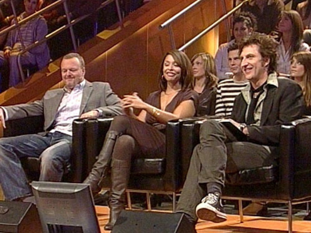 Beurteilten die Kandidaten: die "SSDSDSSWEMUGABRTLAD"-Jury mit (v.l.n.r.) Stefan Raab, Joy Denalane und Carl Carlton