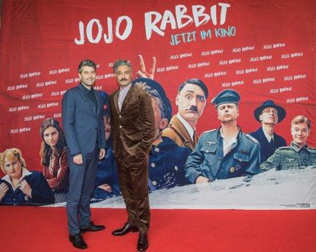 Produzent Carthew Neal und Regisseur Taika Waititi (v.l.n.r.) bei der Deutschlandpremiere von "Jojo Rabbit"