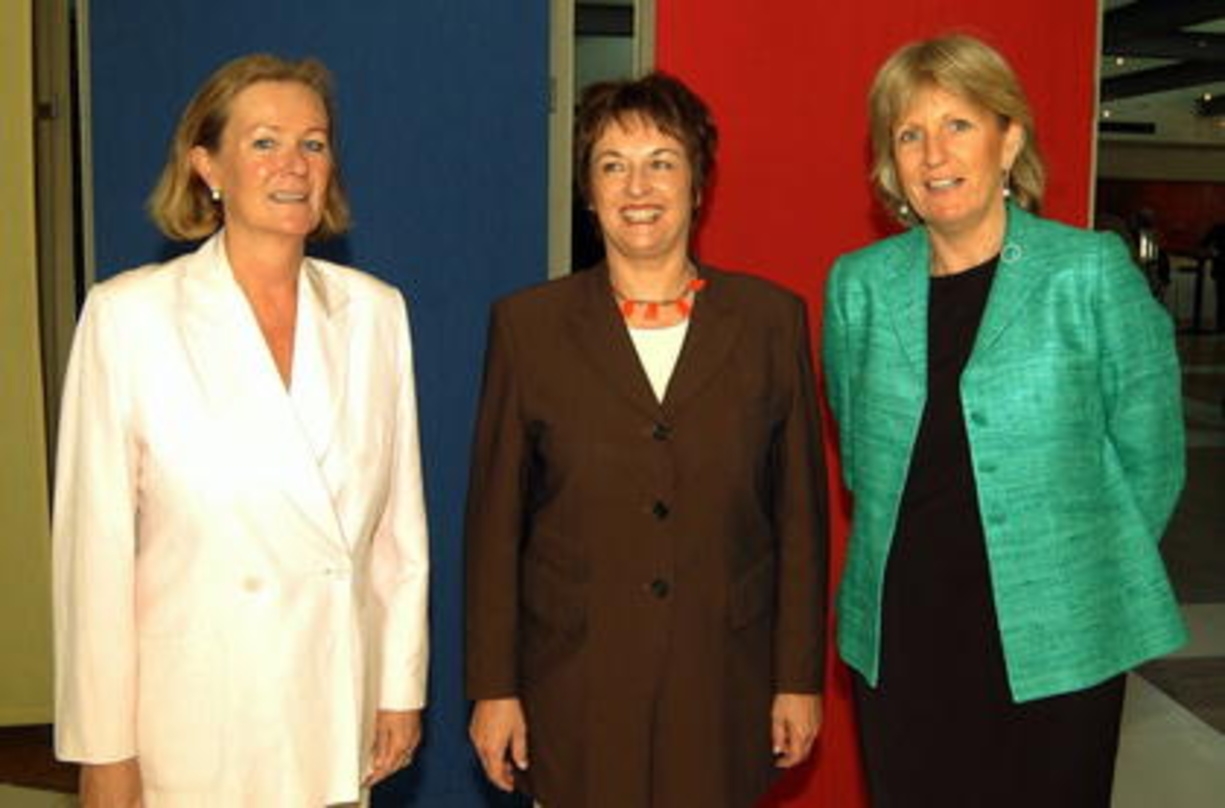 Trafen beim DMV zusammen (v.l.n.r.): Brigitte Zypries, DMV-Präsidentin Dagmar Sikorski und Gabriele Schulze-Spahr, Vorsitzende des DMV-Rechtsausschusses