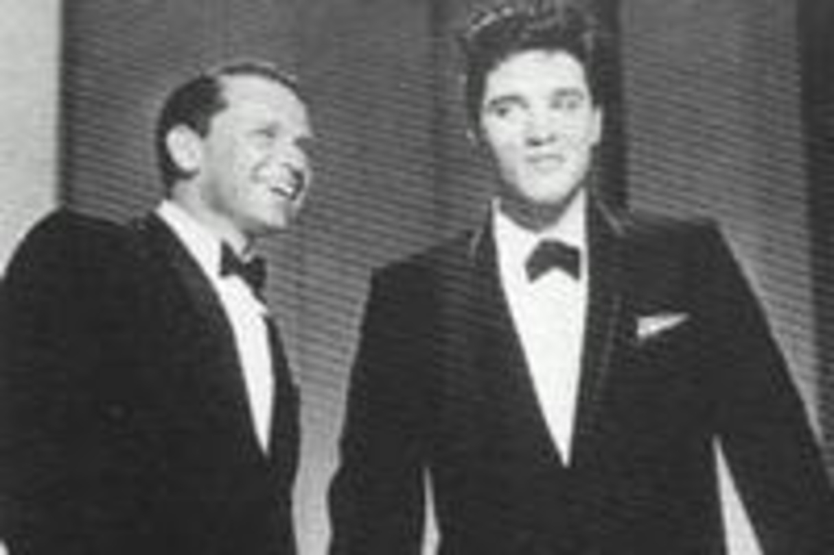 Auch nach ihrem Tod noch erfolgreich: Frank Sinatra und Elvis Presley