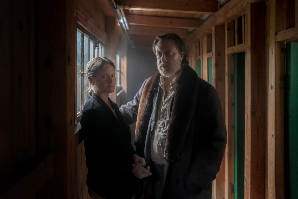 Julia Jentsch und Nicholas Ofczarek haben auch in der dritten Staffel von "Der Pass" wieder die Hauptrollen übernommen 