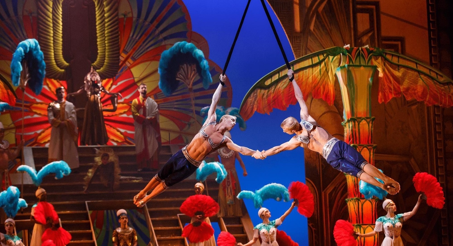 Läuft ab April 2019 im Stage Theater Neue Flora in Hamburg: »Cirque Du Soleil Paramour« von Stage Entertainment