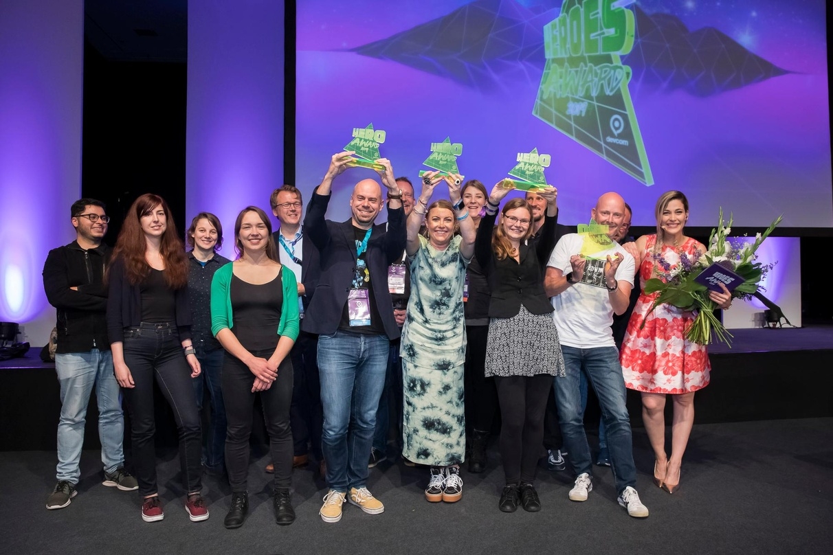 Die Gewinner des devcom Hero Awards (v.l.n.r): Samir Durovic, Dr. Jo Twist, Philomena Schwab und Game Struthers. Cecilia Hoden, die fünfte Gewinnerin konnte nicht persönlich erscheinen.