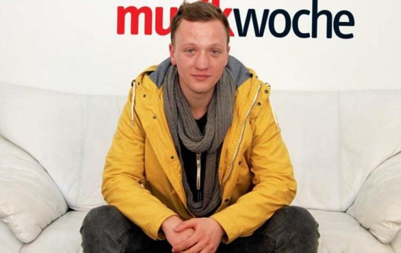 Vielseitiges Talent: Joris stellt sein Debütalbum persönlich auf der MusikWoche-Couch vor