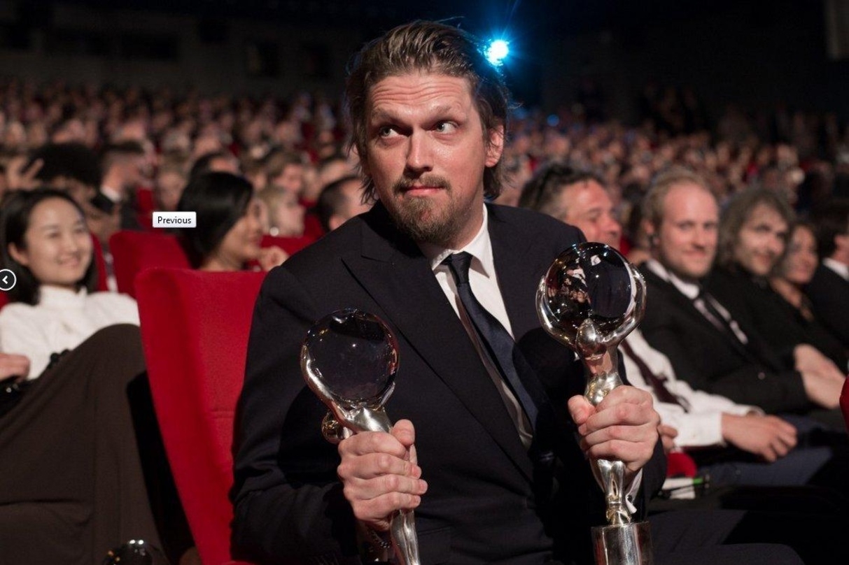 Jan-Ole Gerster mit zwei Crystal Globes beim Karlovy Vary International Film Festival