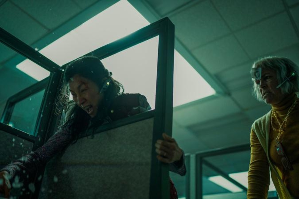 Die neue Nummer eins der deutschen Arthouse-Kinocharts: "Everything Everywhere All at Once"