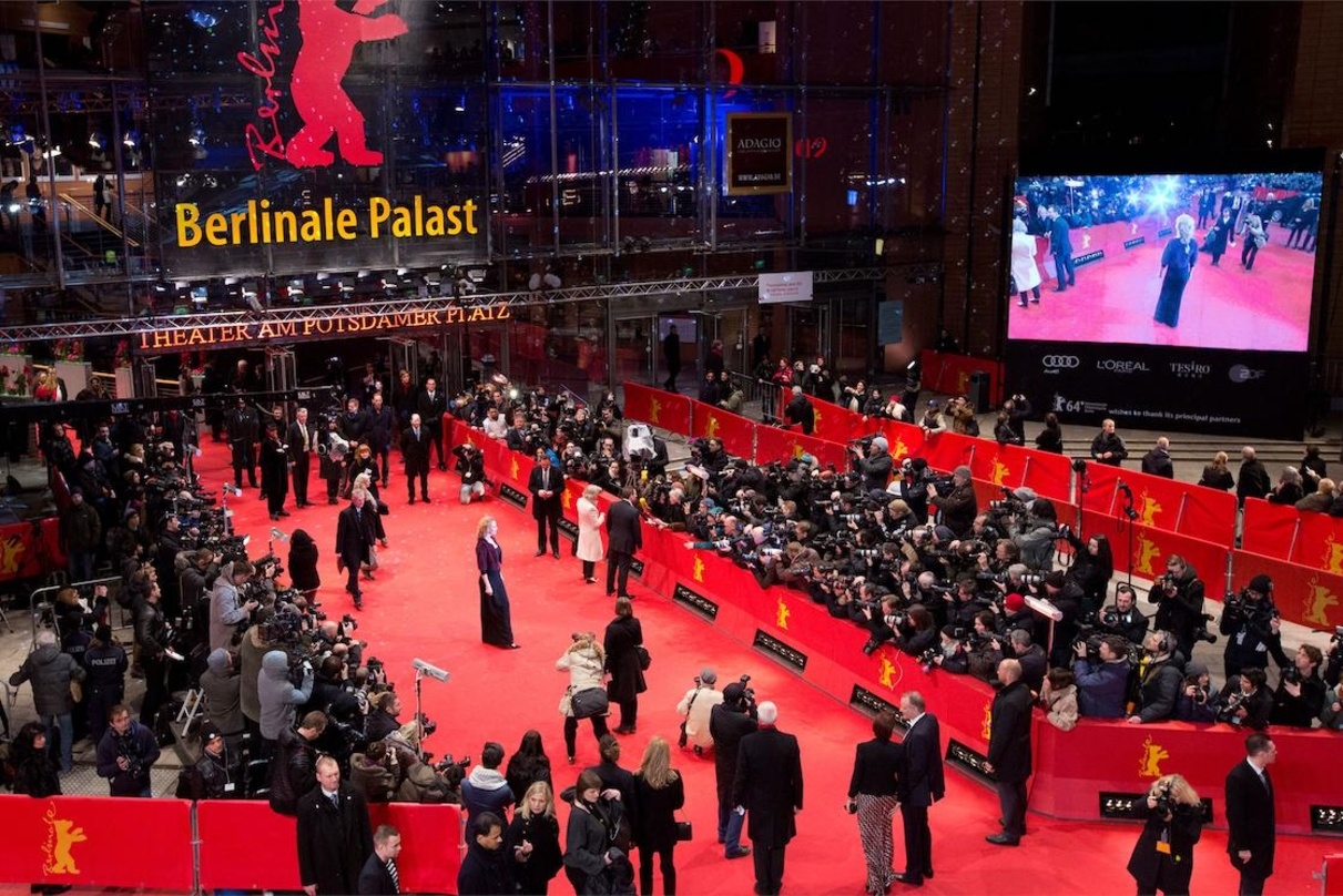 Vor dem Berlinale-Palast am Potsdamer Platz spielt sich jedes Jahr der größte Trubel des Filmfestivals ab