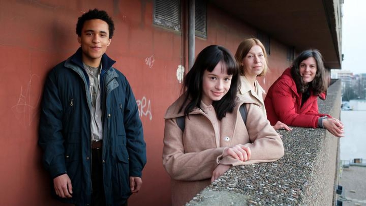 Noah Tinwa, Fine Sendel, Jule Böwe und Sophie Linnenbaum am Set von "Subtext"