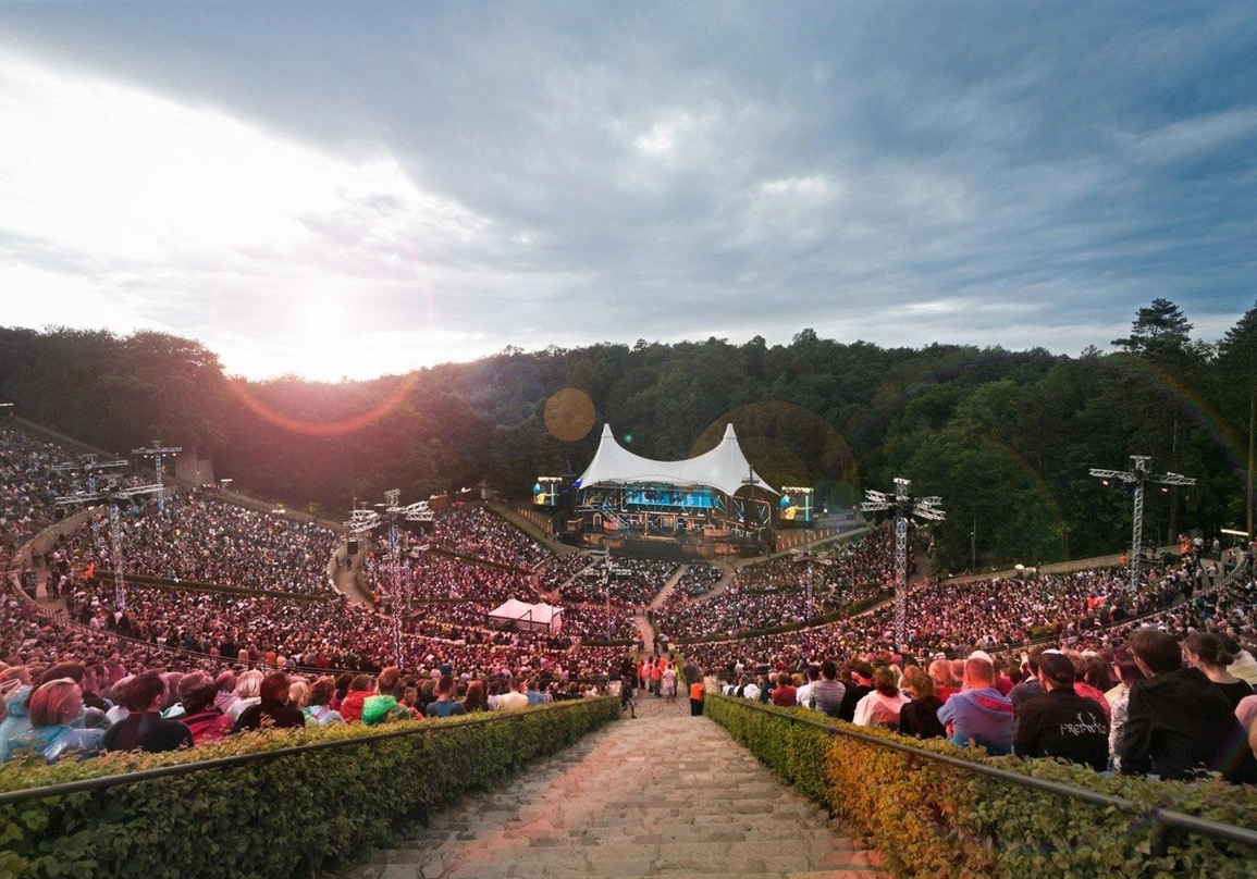 Bot die Kulisse für ein Konzert mit 5000 Zuschauern: die Waldbühne in Berlin