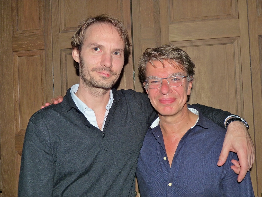 Hat den Vertrag für seine "Pocket Symphonies" in der Tasche: Sven Helbig (links) mit Christian Kellersmann
