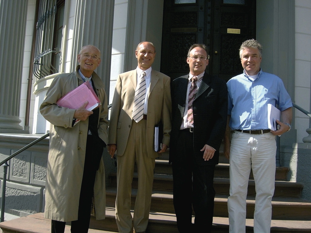 Eine von vielen Aktionen: 2005 nahmen Medienexperte Reinhart Ricker, Ulrich Born, Michael Schwerdtfeger und Axel Theile an einer öffentlichen Anhörung teil