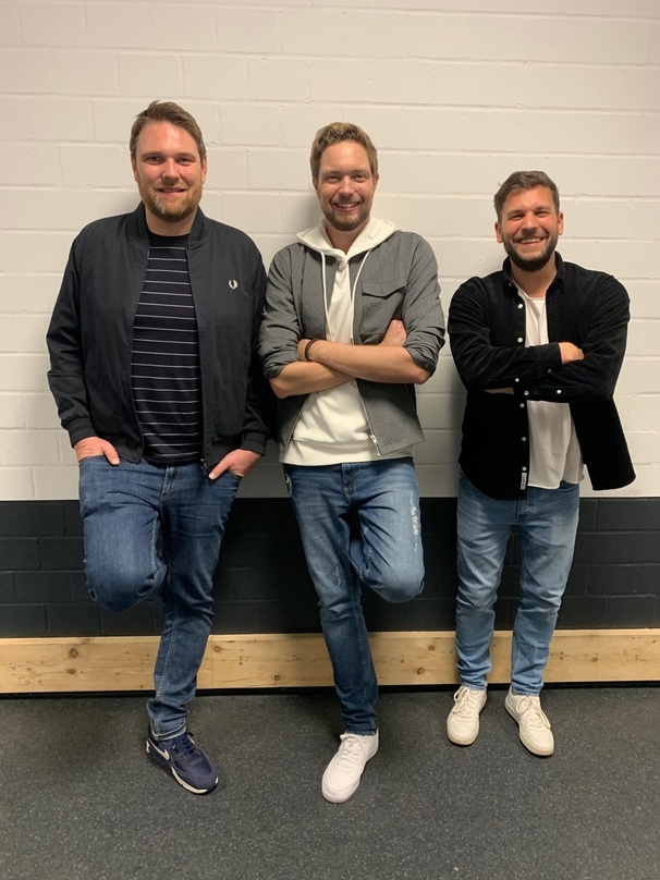 Wollen bei FKP Scorpio die neue Abteilung voranbringen (von links): CEO Stephan Thanscheidt, Comedian Bastian Bielendorfer und Thilo Elsner (Head of Spoken Word & Comedy), hier bei der XXL-Comedy-Nacht