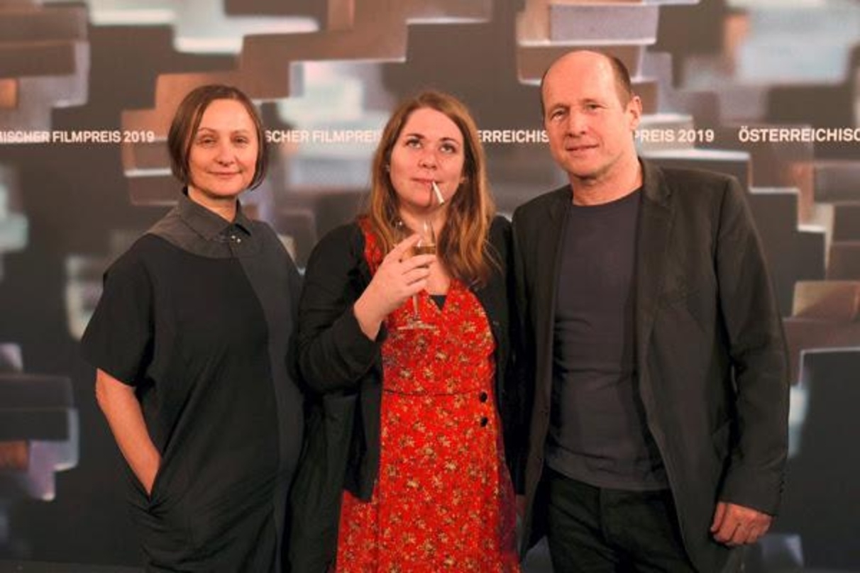 Sabine Hiebler, Stefanie Sargnagel und Gerhard Ertl (v.l.n.r.) drehen mit "Sargnagel" die erste Dokumödie der Filmgeschichte