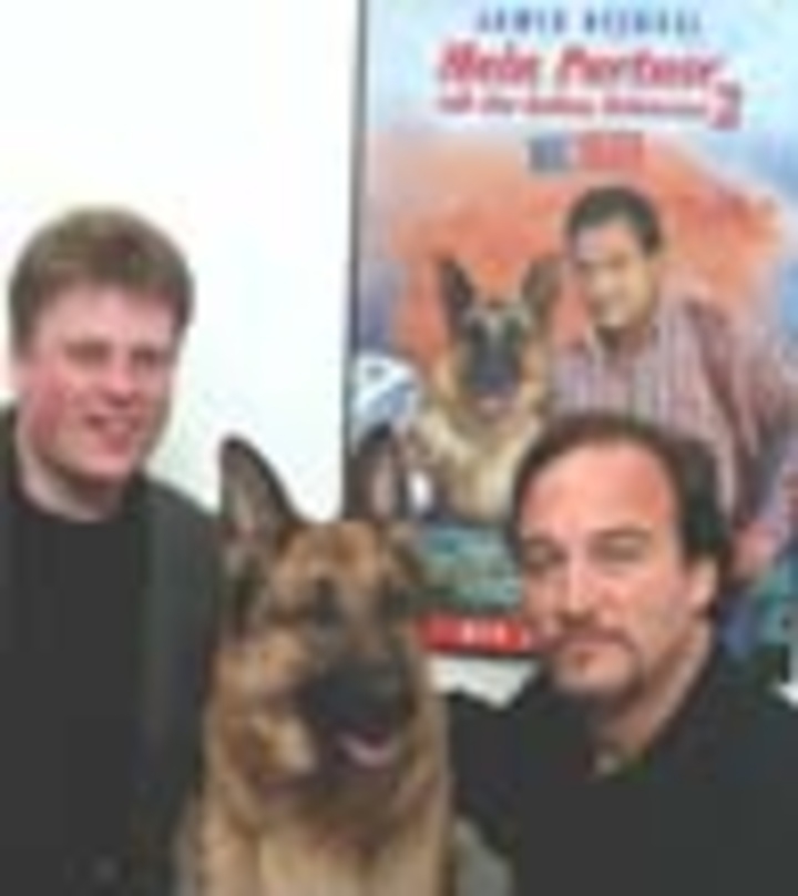 VW-Redakteur Andreas Stumptner mit James Belushi und "Jerry Lee"