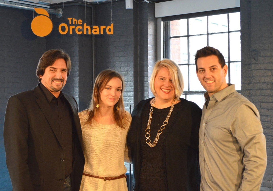 Besiegelten ihre Zusammenarbeit kürzlich in New York (von links): Manlio Celotti, Doris Wehser, Colleen Theis (COO The Orchard) und Brad Navin