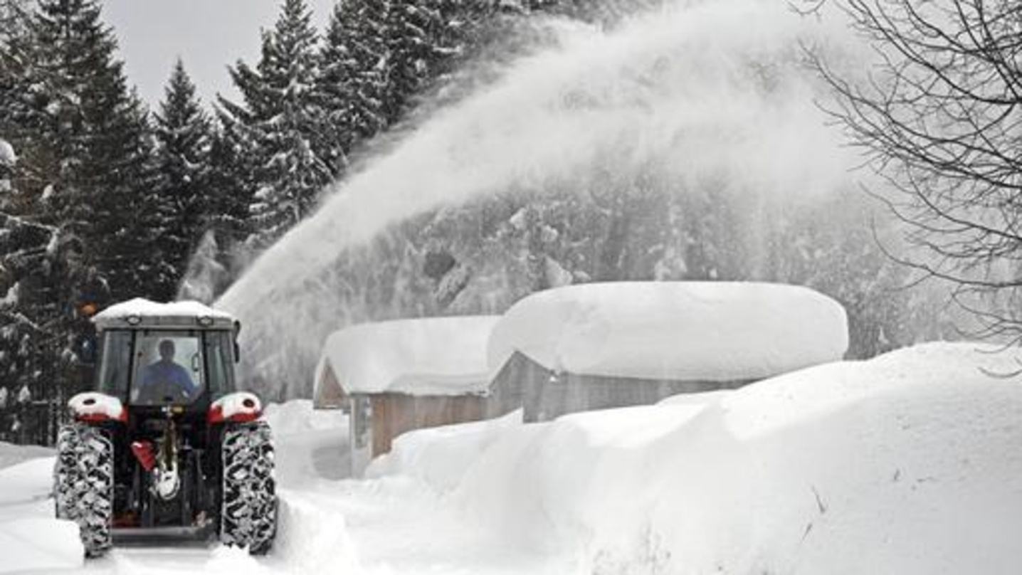 Fast acht Mio. Zuschauer interessierten sich gestern für den ARD-"Brennpunkt: Winterchaos - Der Alpenraum versinkt im Schnee"