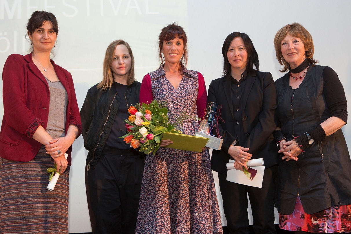 Pelin Esmer (Jury), Julia Hummer (Jury), Preisträgerin Neus Ballús, Kim Yutani (Jury), Angela Spizig (Bürgermeisterin Stadt Köln)