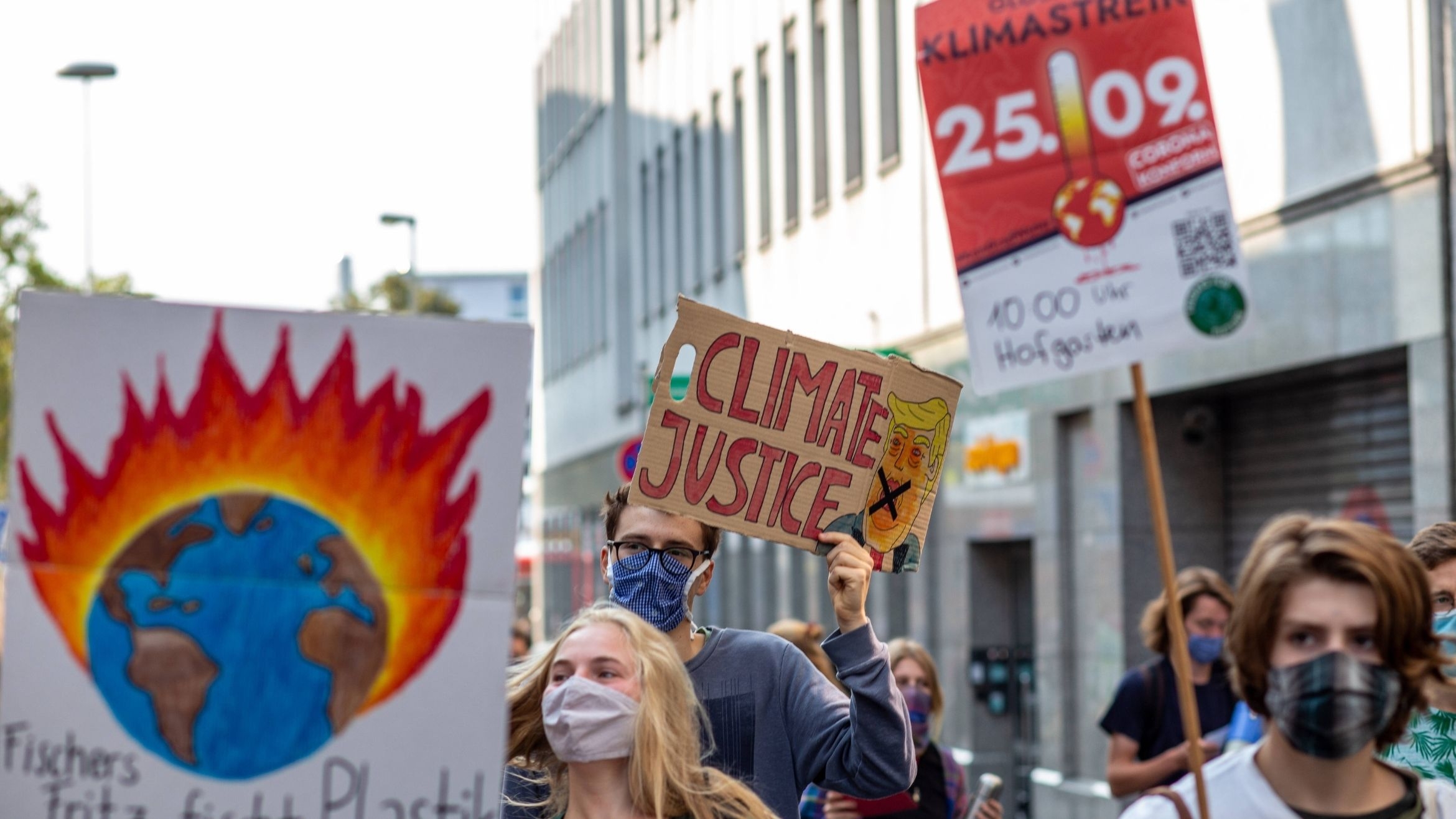 Aktivisten von "Fridays for Future" demonstrieren am 11.09.2020 in Bonn, 