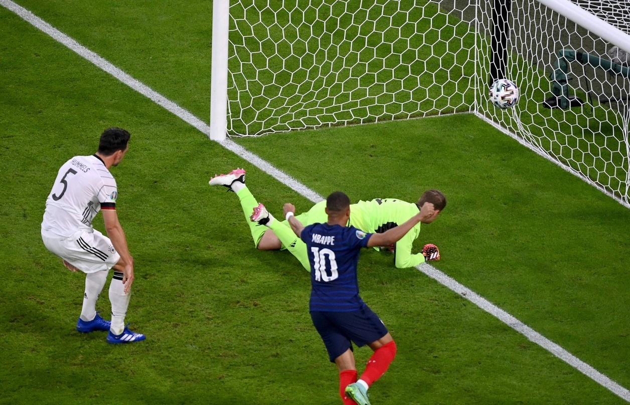 Ein Eigentor von Mats Hummels besiegelte die 0:1-Niederlage der deutschen Fußballnationalmannschaft im EM-Auftaktspiel gegen Frankreich 
