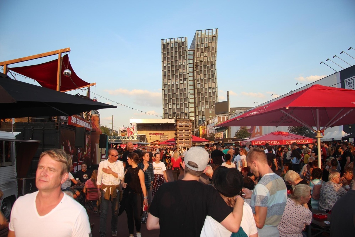 Die Sonne schien in St. Pauli: Bestes Wetter auf dem Spielbudenplatz beim Reeperbahn Festival 2018