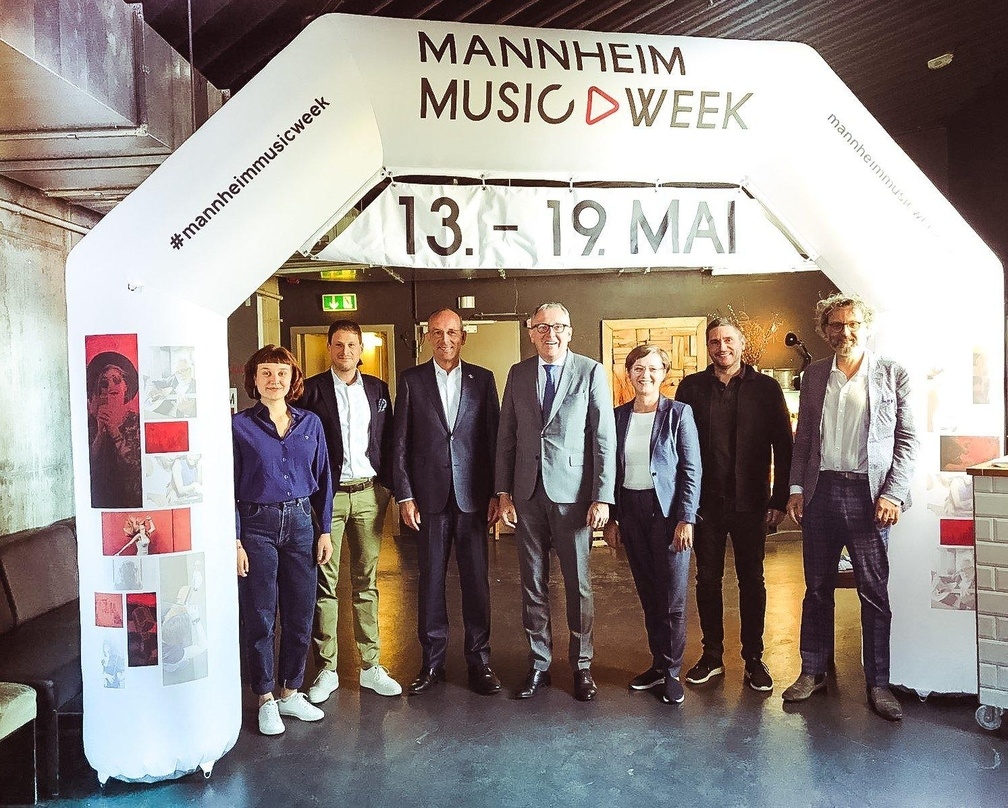 Informierten über die Mannheim Music Week (von links): Laura Volk, Thomas Siffling, Ralf Klöpfer, OB Peter Kurz, Karmen Strahonja, Steffen Baumann und Rainer Kern