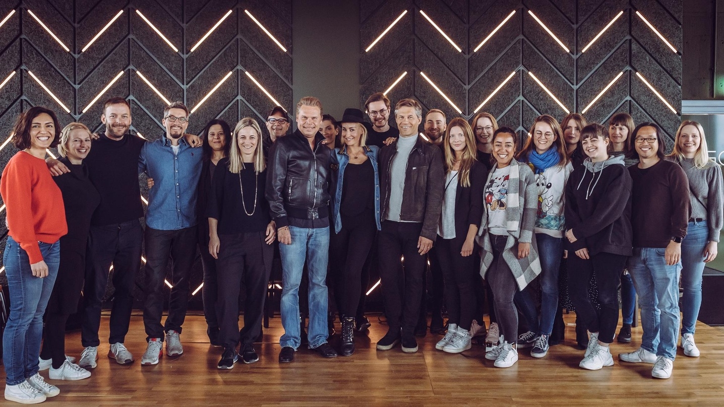 Stellten das neue Album in Berlin vor: Sarah Connor (Mitte) und das Team von Universal Music