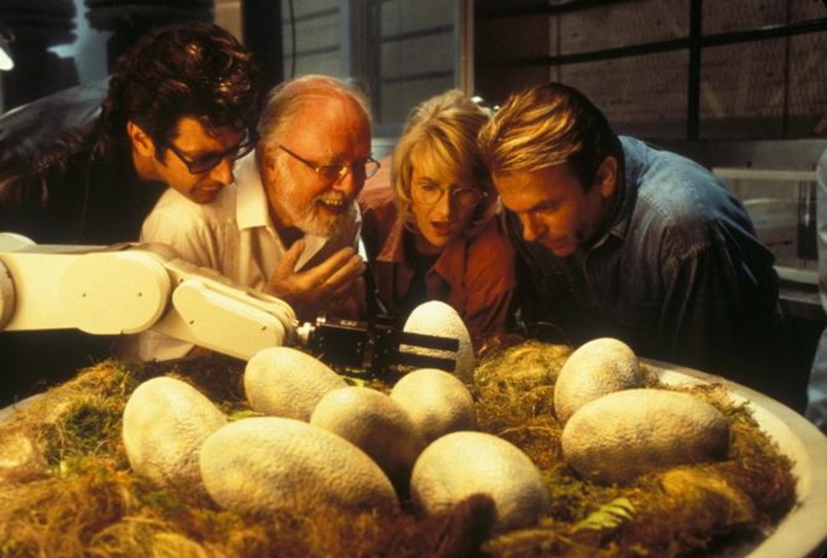 Jeff Goldblum (ganz li.), Laura Dern und Sam Neill (re.), hier in "Jurassic Park", kehren zurück in "Jurassic World"