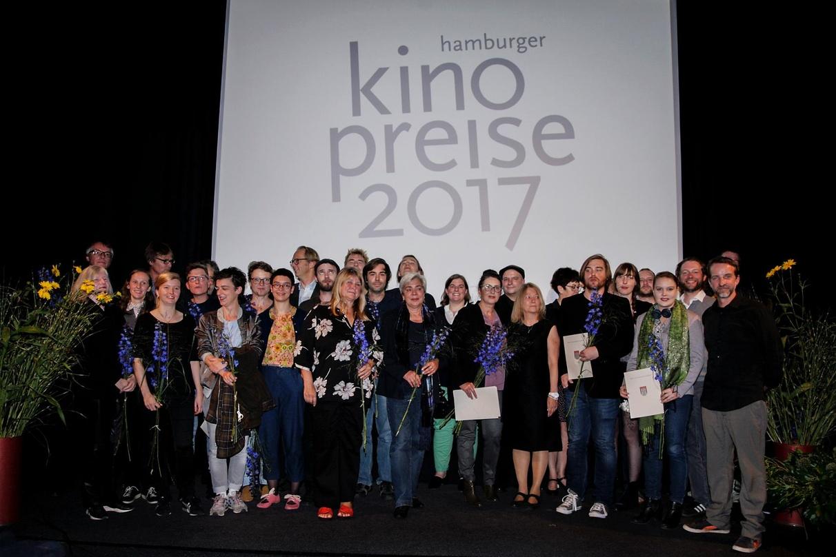 Die Vertreter der mit den Hamburger Kinopreisen ausgezeichneten Kinos