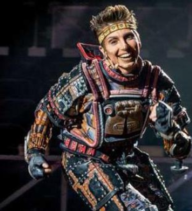 Dreht seit 28 Jahren seine Runden in Bochum: die Musicalfigur Rusty von "Starlight Express"