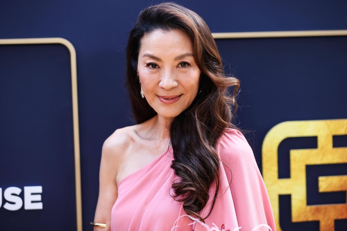 Michelle Yeoh erhält vom Santa Barbara International Film Festival den Kirk Douglas Award 