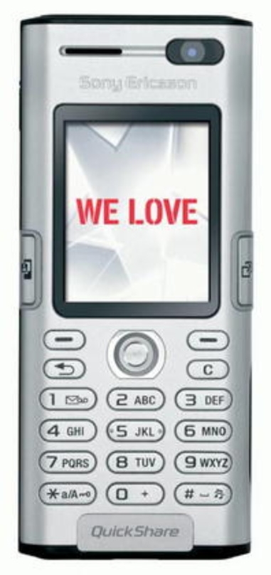 "We love to entertain you": Sony Ericsson K600i
