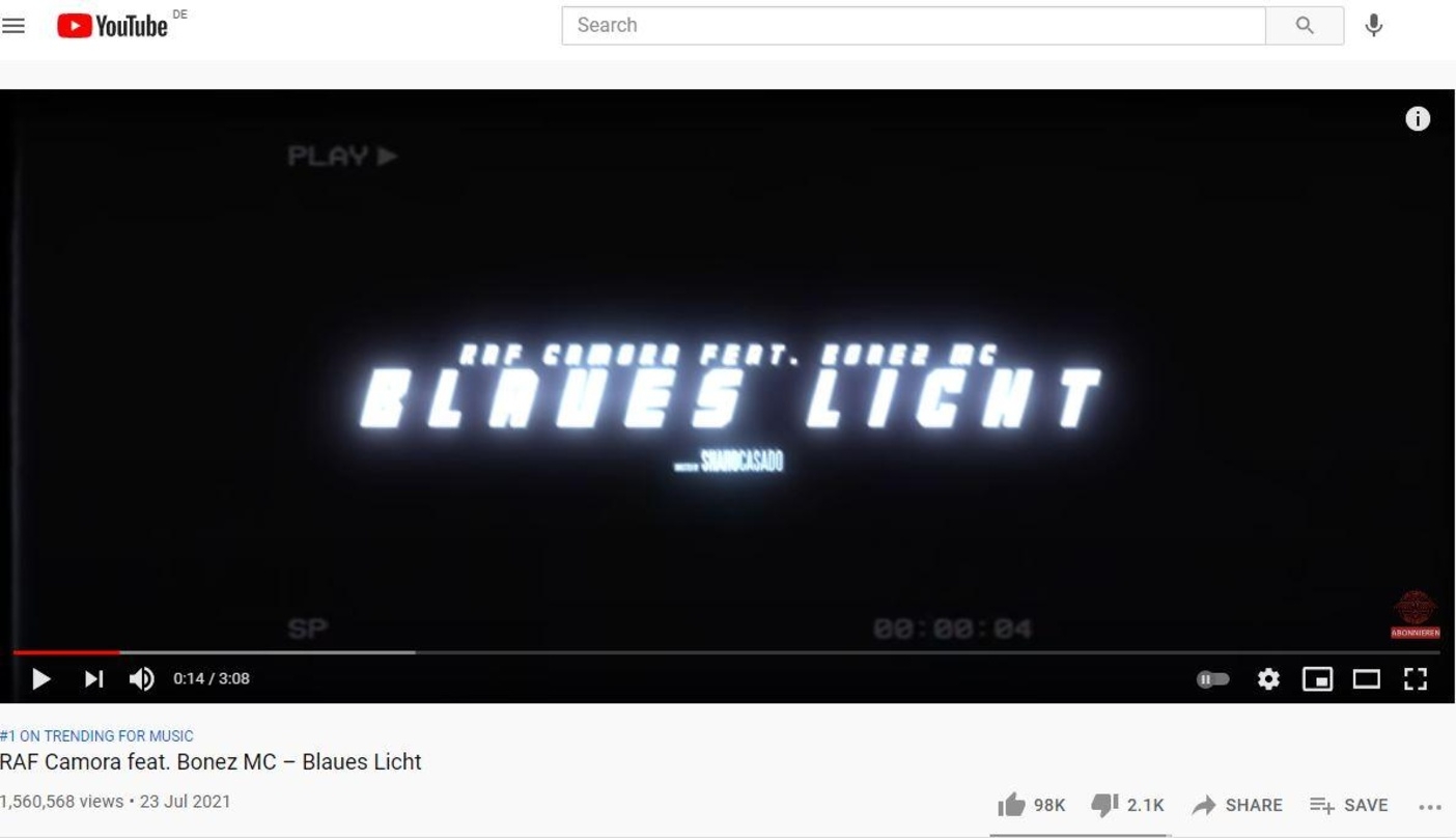 Auf Platz eins der deutschen YouTube-Musik-Trendcharts: Raf Camora feat. Bonez MC mit "Blaues Licht"