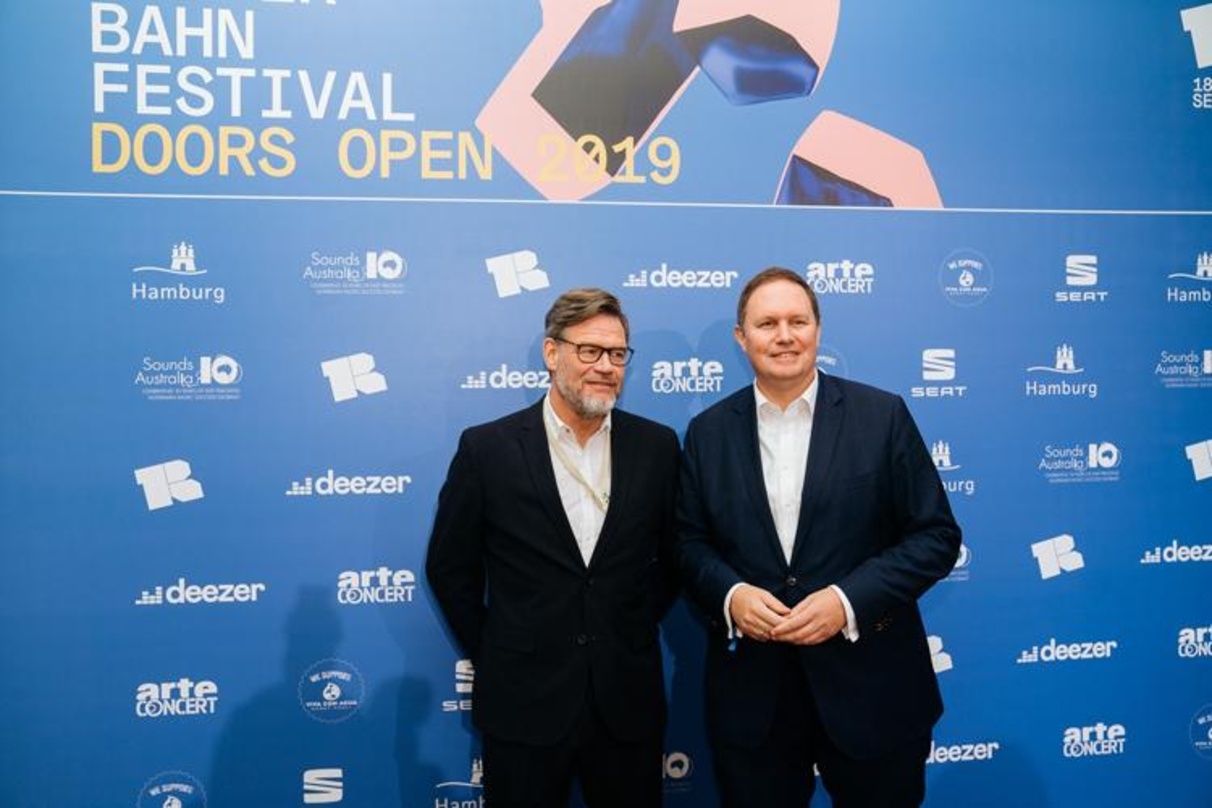 Setzten die Agenda des Reeperbahn Festivals 2019: Alexander Schulz (links, Reeperbahn Festival) und Kultursenator Carsten Brosda, hier bei Doors Open