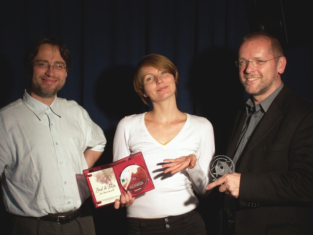 GLS-Chef Matthias Stiehler (r.) und seine Crew freuen sich über einen DVD Excellence Award 2007